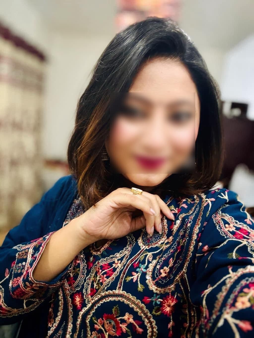 Reetika escort near Thousand Lights Chennai